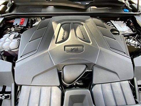 New 2025 Porsche Cayenne Coupe image 39