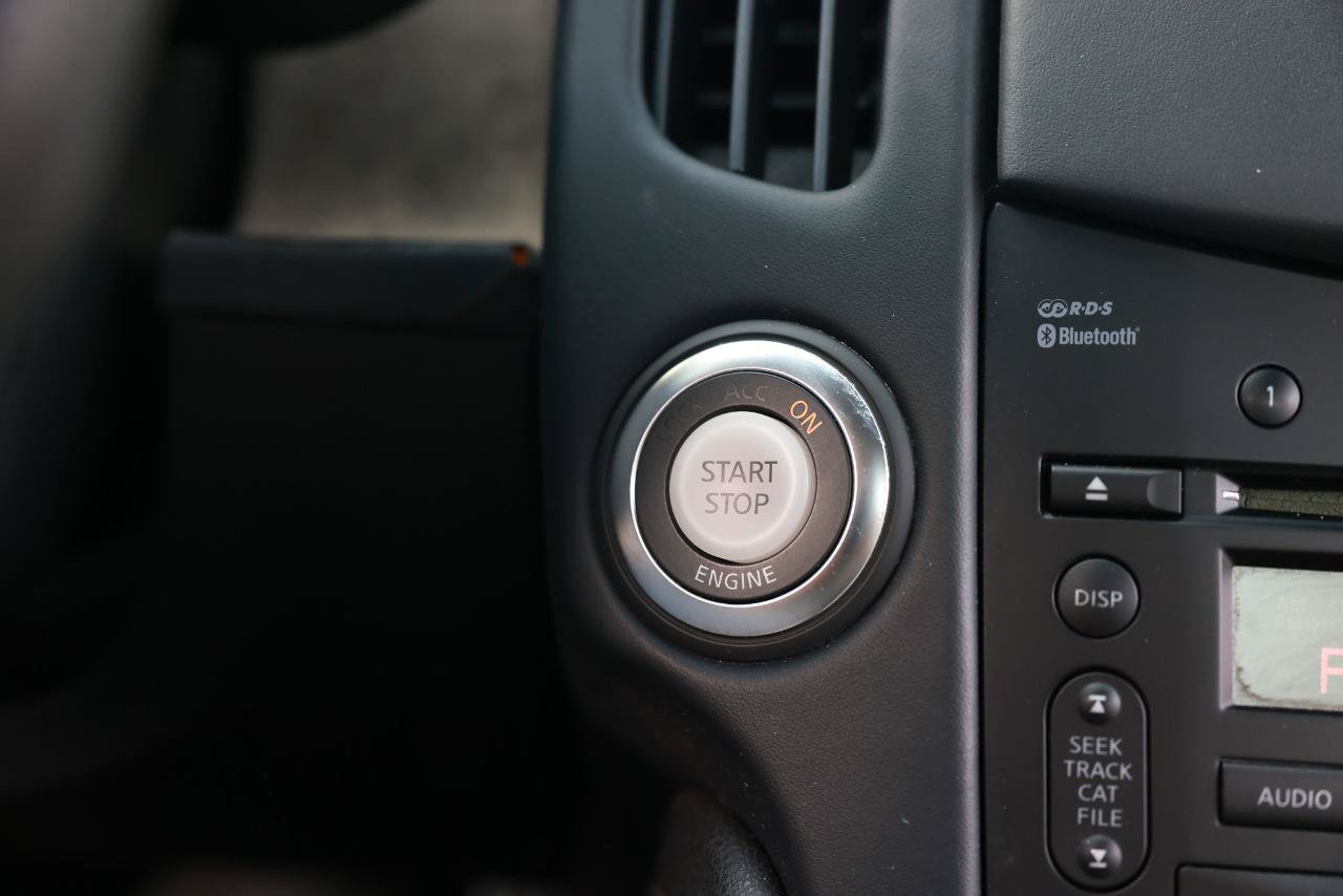 Used 2009 Nissan 370Z Touring RWD image 24