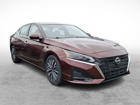 Used 2023 Nissan Altima 2.5 SV FWD image 3
