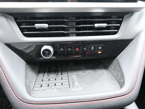 Used 2025 Ford Explorer ST-Line w/ Premium Package RWD image 21