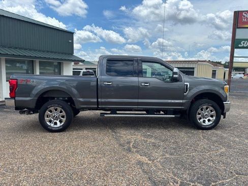 Used 2017 Ford F250 Lariat w/ Lariat Ultimate Package AWD/4WD image 6