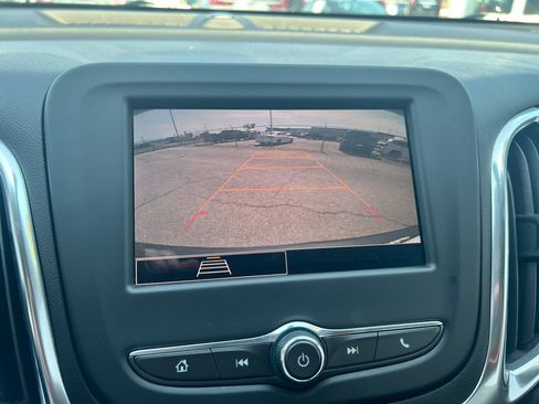 Used 2022 Chevrolet Equinox LT FWD image 24