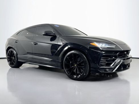Used 2020 Lamborghini Urus image 3
