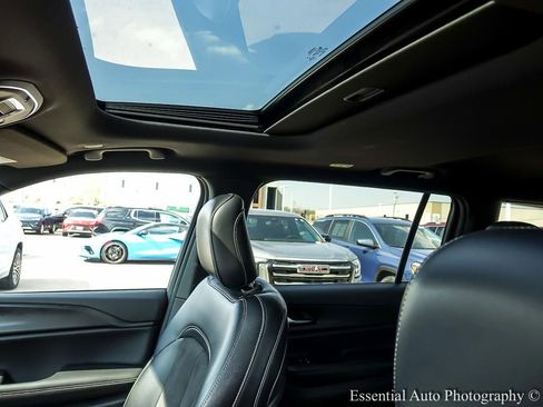 Used 2023 Jeep Grand Cherokee L Laredo AWD/4WD image 11