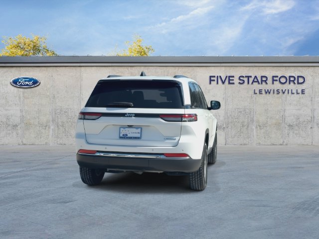 Used 2024 Jeep Grand Cherokee Laredo RWD image 7