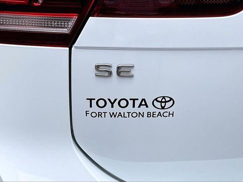 Used 2024 Volkswagen Tiguan SE w/ Panoramic Sunroof Package AWD/4WD image 27
