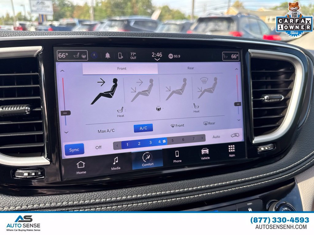 Used 2023 Chrysler Pacifica Touring-L FWD image 21