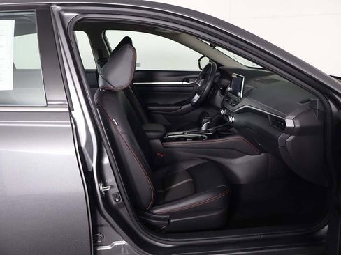 Used 2025 Nissan Altima 2.5 SR image 26