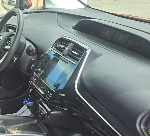 Used 2018 Toyota Prius One FWD image 8