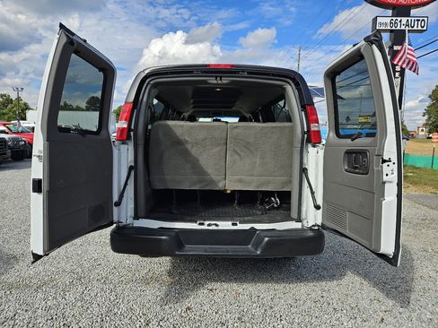 Used 2020 Chevrolet Express 3500 LS image 16