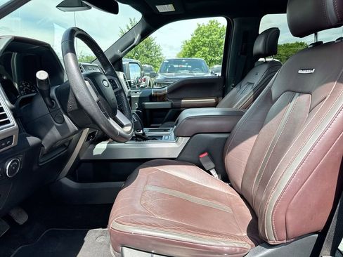 Used 2015 Ford F150 Platinum w/ Equipment Group 701A Luxury AWD/4WD image 21