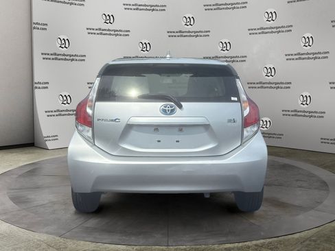 Used 2016 Toyota Prius C One FWD image 4