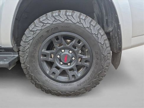 Used 2020 Toyota 4Runner TRD Off-Road Premium AWD/4WD image 13