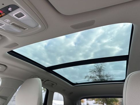 Used 2023 Volvo XC60 T8 Plus image 48