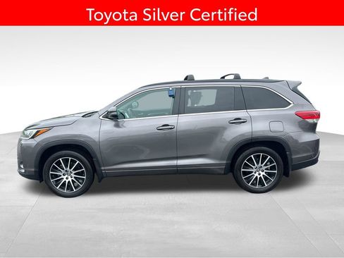 Certified 2018 Toyota Highlander SE AWD/4WD image 2