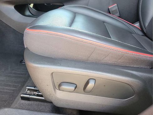 Used 2022 Buick Envision Essence w/ Technology Package II FWD image 12