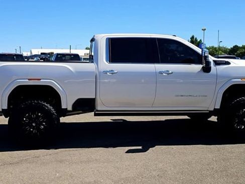 Used 2025 GMC Sierra 3500 Denali Ultimate AWD/4WD image 10