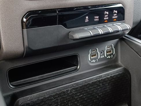 Used 2021 RAM 1500 Big Horn AWD/4WD image 22
