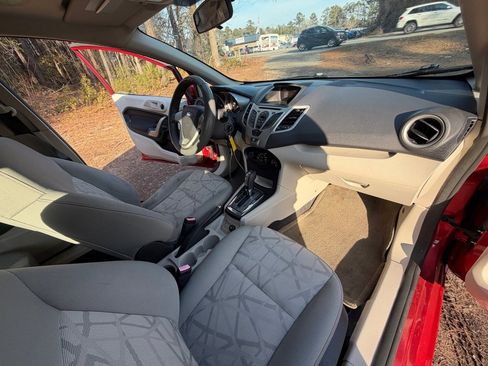 Used 2011 Ford Fiesta SE w/ 202A Rapid Spec Order Code image 24