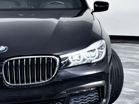 Used 2018 BMW 740e xDrive AWD/4WD image 6