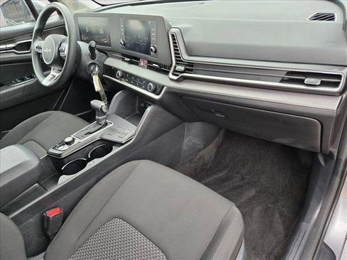 Used 2025 Kia Sportage LX FWD image 21