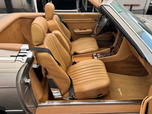 Used 1988 Mercedes-Benz 560 SL image 15
