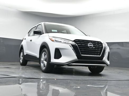 New 2025 Nissan Kicks Play S image 36