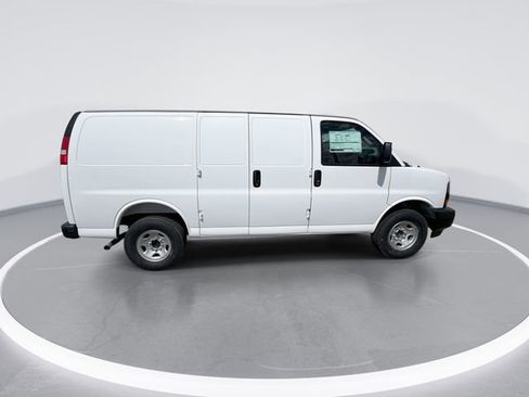 New 2026 GMC Savana 2500 image 9