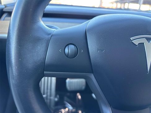 Used 2019 Tesla Model 3 Performance image 15