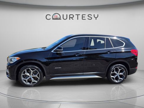 Used 2017 BMW X1 sDrive28i FWD image 2
