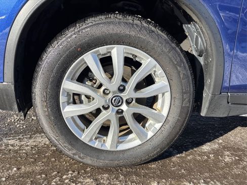 Used 2020 Nissan Rogue SV image 12