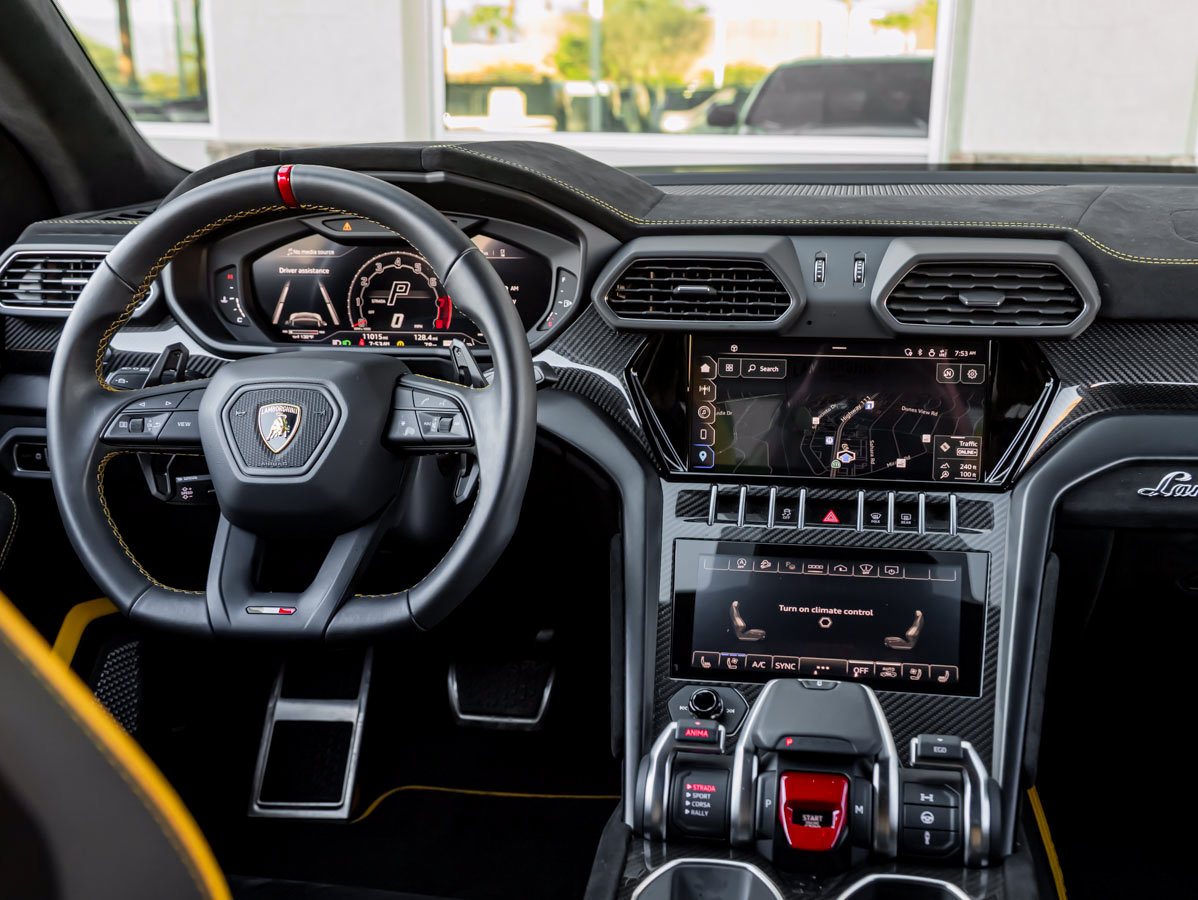 Used 2024 Lamborghini Urus Performante AWD/4WD image 27
