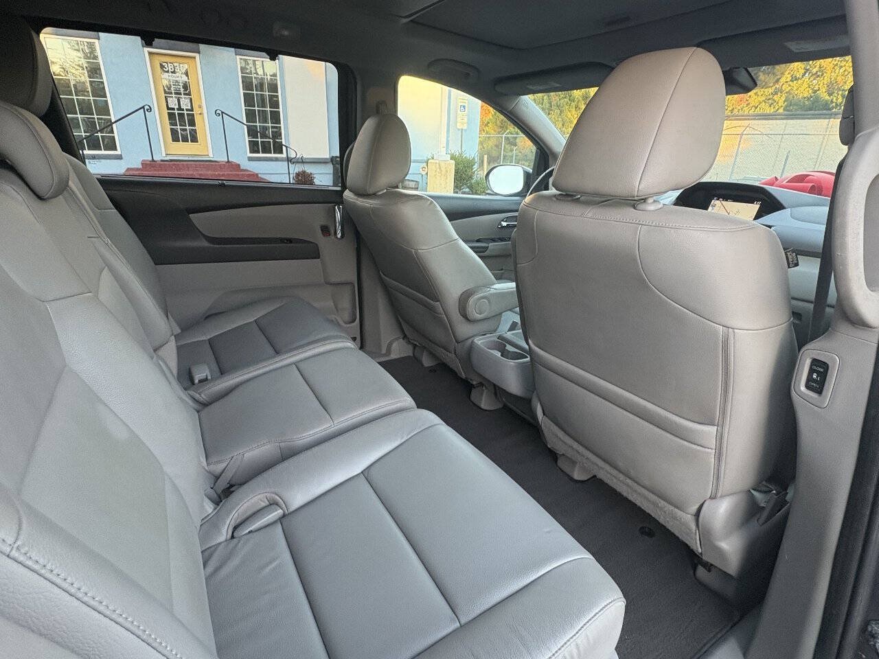 Used 2016 Honda Odyssey Touring Elite image 23