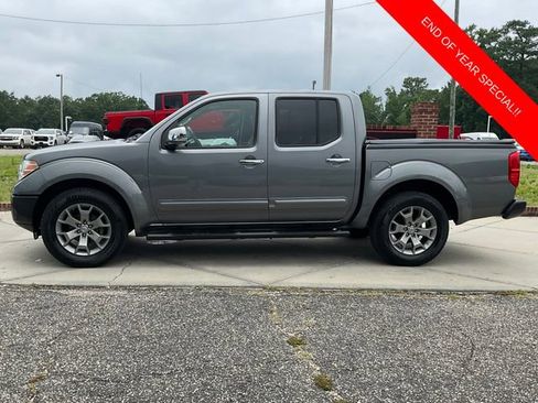 Used 2019 Nissan Frontier SL image 4