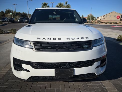 Used 2024 Land Rover Range Rover Sport SE image 3