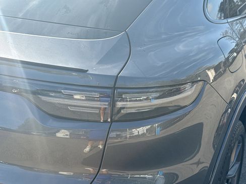 Used 2021 Porsche Cayenne S image 28