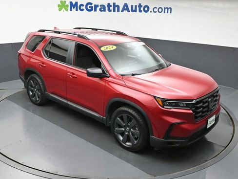 Used 2024 Honda Pilot Sport image 3