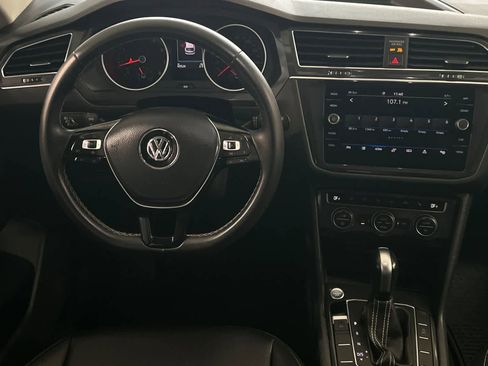 Used 2021 Volkswagen Tiguan SE w/ Panoramic Sunroof Package AWD/4WD image 16
