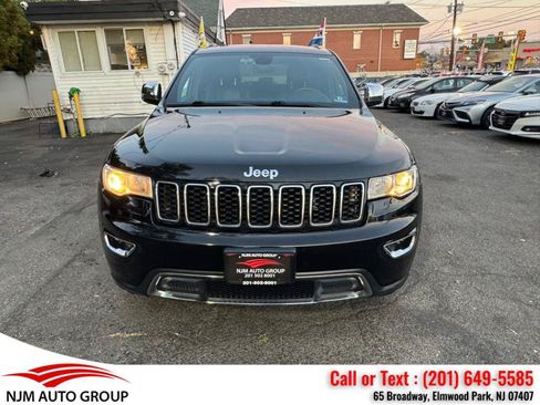 Used 2017 Jeep Grand Cherokee Limited AWD/4WD image 3