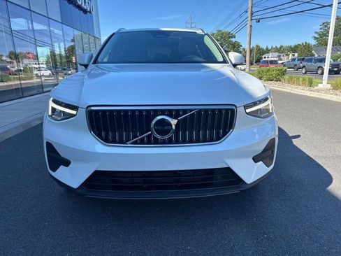 Certified 2025 Volvo XC40 B5 Core AWD/4WD image 7