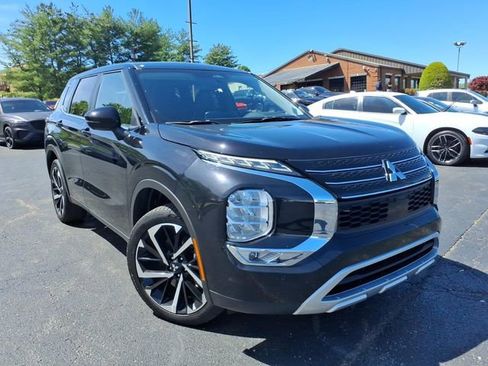 Used 2024 Mitsubishi Outlander SE FWD image 12