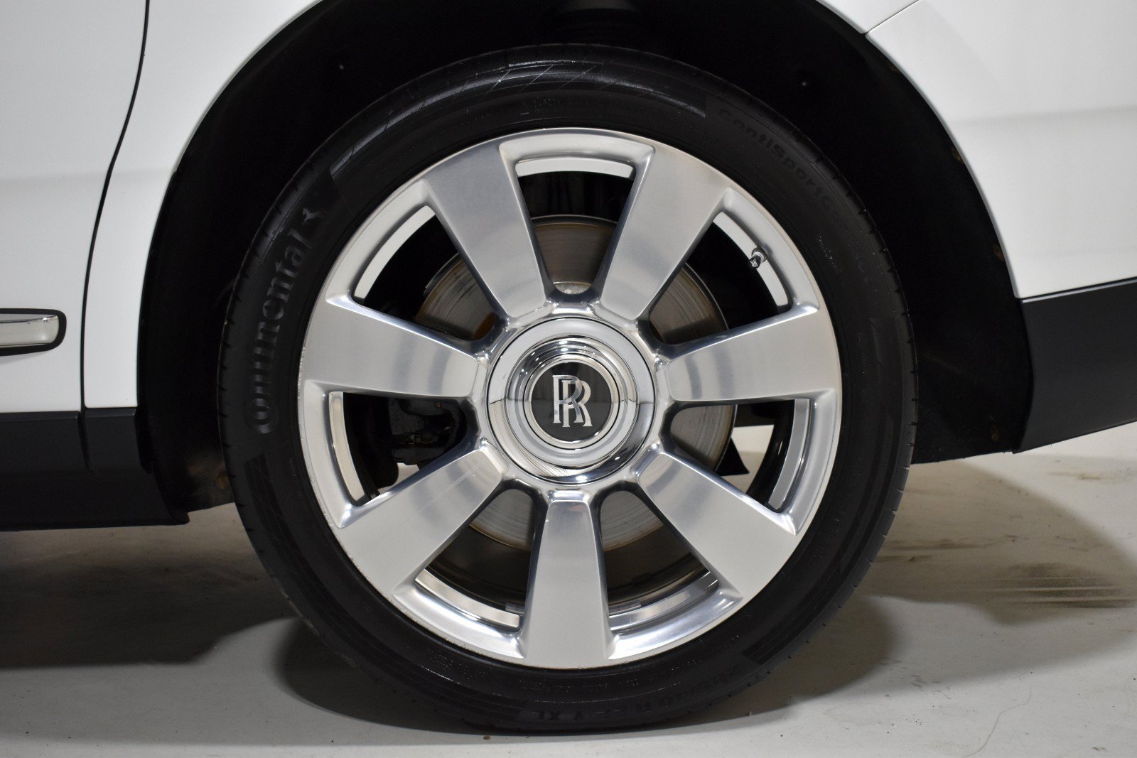 Certified 2023 Rolls-Royce Cullinan AWD/4WD image 19