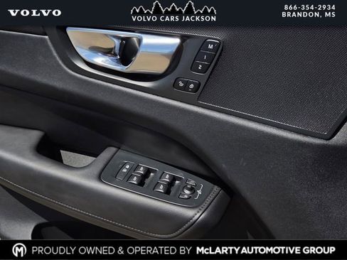 Used 2024 Volvo XC60 B5 Plus AWD/4WD image 19