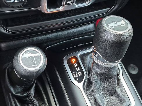 Used 2019 Jeep Wrangler Unlimited Sport S AWD/4WD image 26