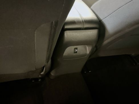 Used 2025 Nissan Sentra SV FWD image 27