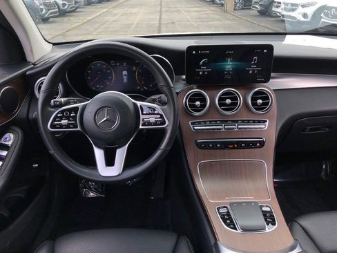 Used 2022 Mercedes-Benz GLC 300 4MATIC w/ Premium Package Lite image 16