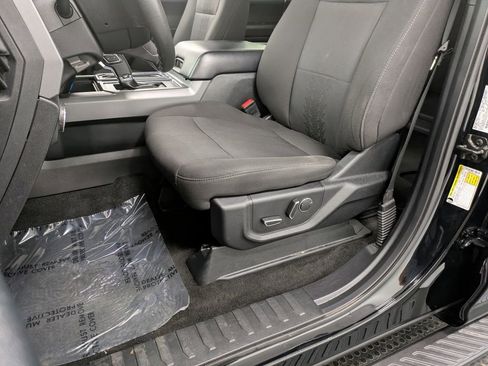 Used 2018 Ford F150 XLT w/ Equipment Group 302A Luxury AWD/4WD image 11