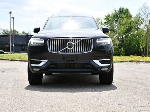 Used 2023 Volvo XC90 B6 Ultimate w/ Protection Package Premier AWD/4WD image 2