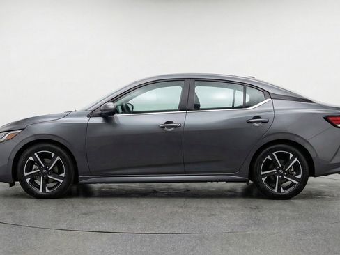 Used 2025 Nissan Sentra SV FWD image 5