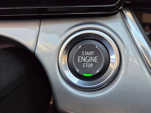 Certified 2025 Chevrolet Trax LT w/ LT Convenience Package image 31